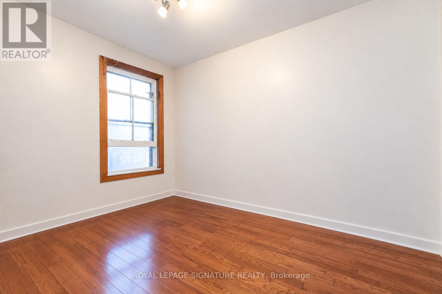 Main - 22 Curzon Street E, Toronto, Ontario  M4M 3B4 - Photo 18 - E13761428