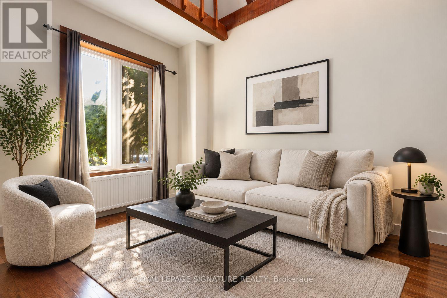 Main - 22 Curzon Street E, Toronto, Ontario  M4M 3B4 - Photo 4 - E13761428