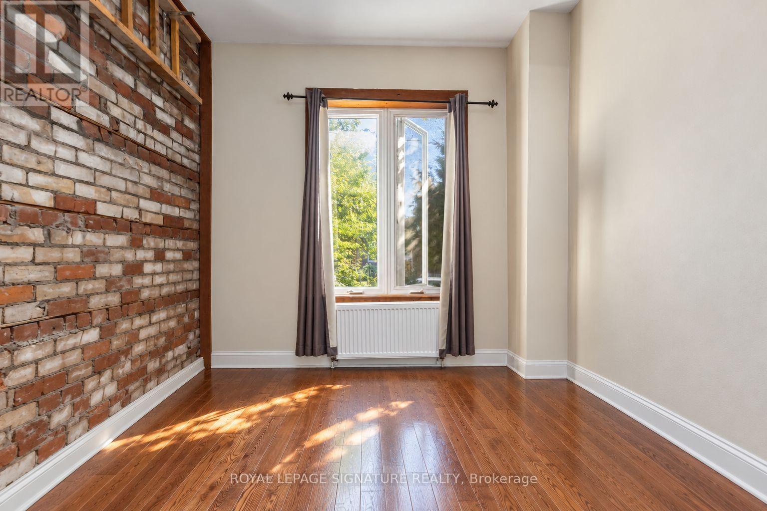 Main - 22 Curzon Street E, Toronto, Ontario  M4M 3B4 - Photo 9 - E13761428