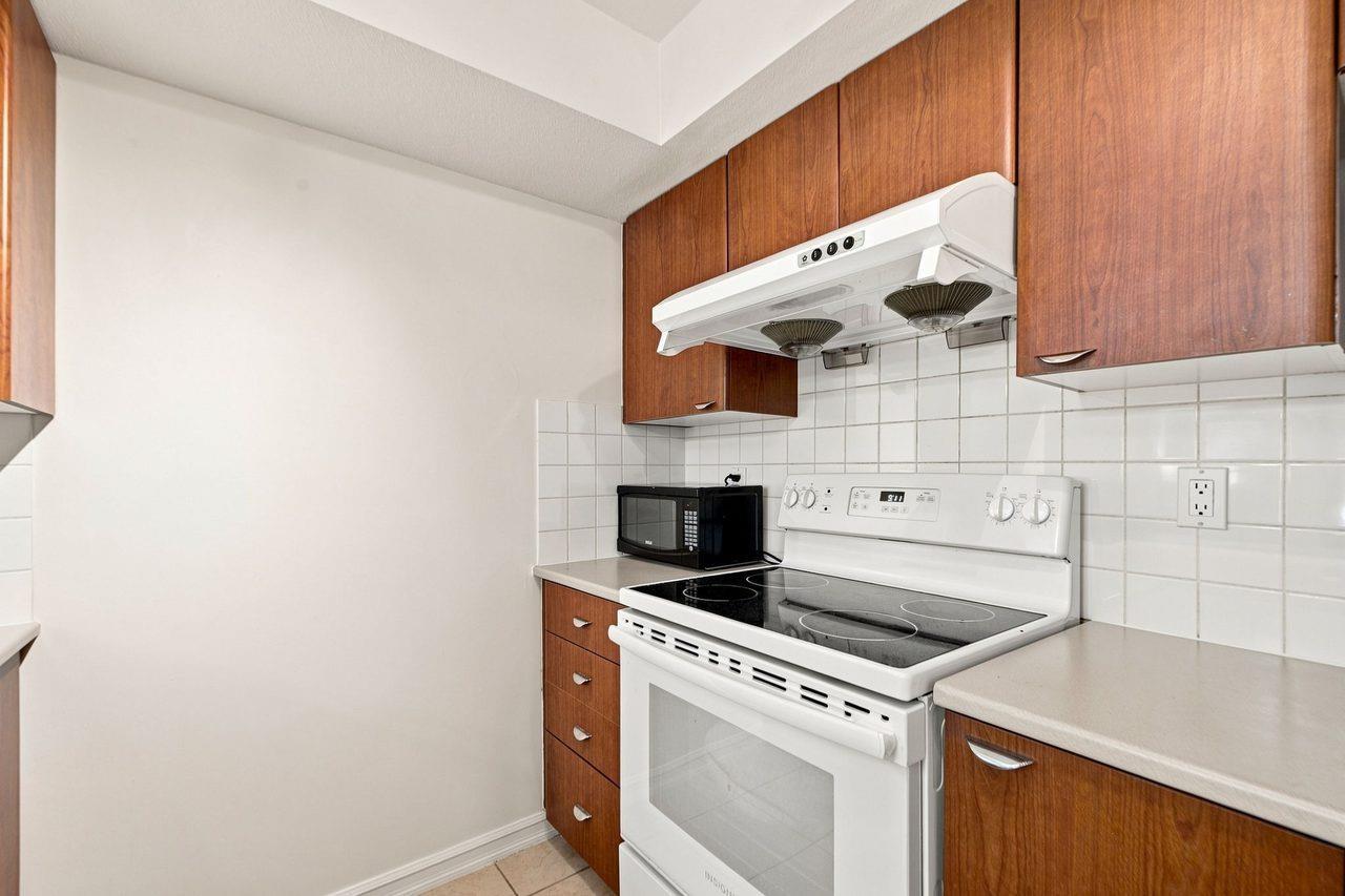 212 10088 148th Street, Surrey, British Columbia  V3R 3M9 - Photo 5 - R3163233