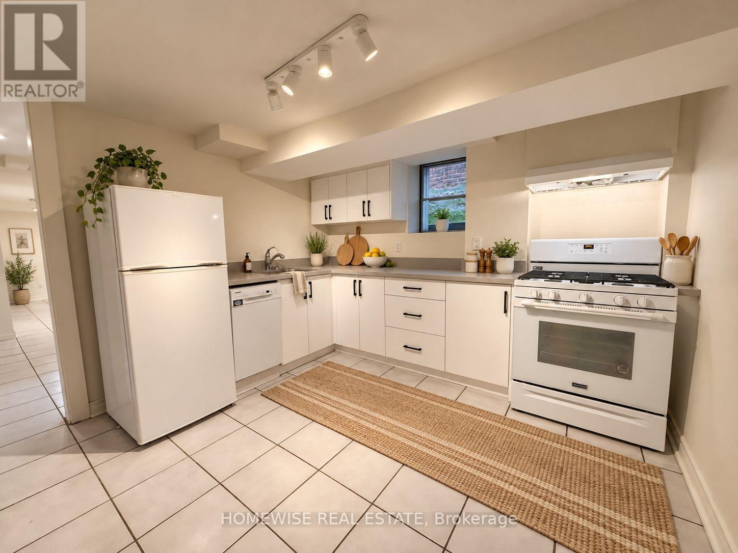 Lower - 261 Ossington Avenue, Toronto, Ontario  M6J 3A1 - Photo 3 - C13715526