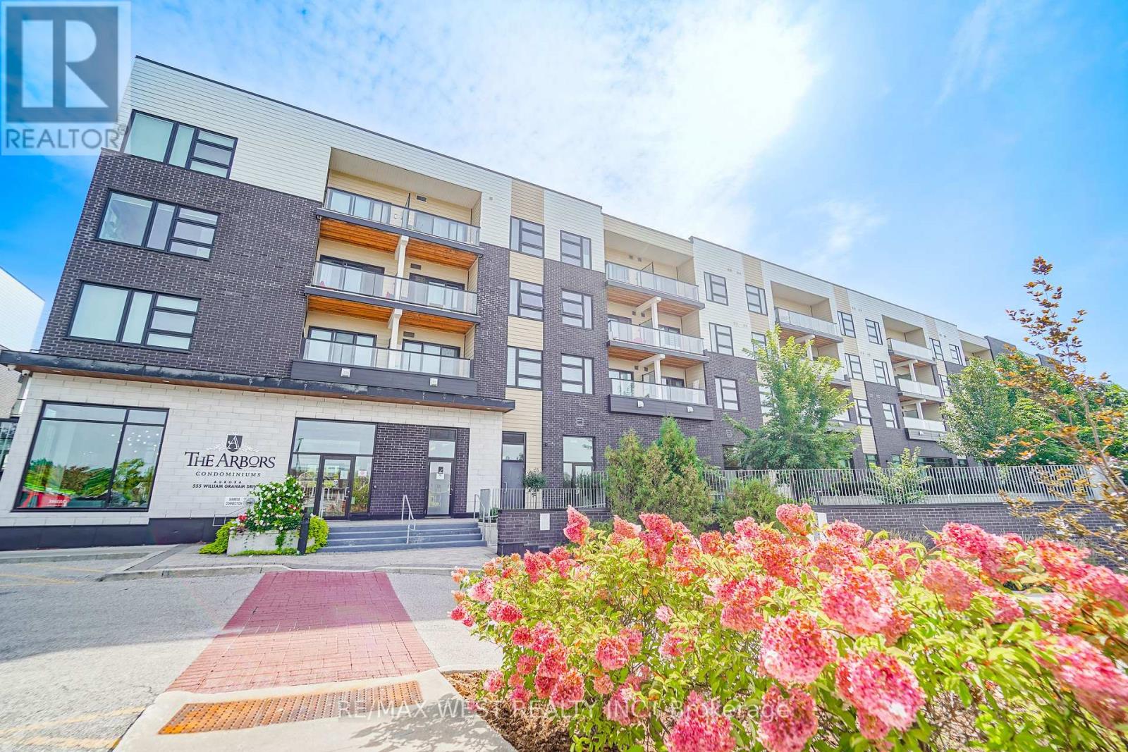 344 - 555 WILLIAM GRAHAM DRIVE, Aurora, Ontario
