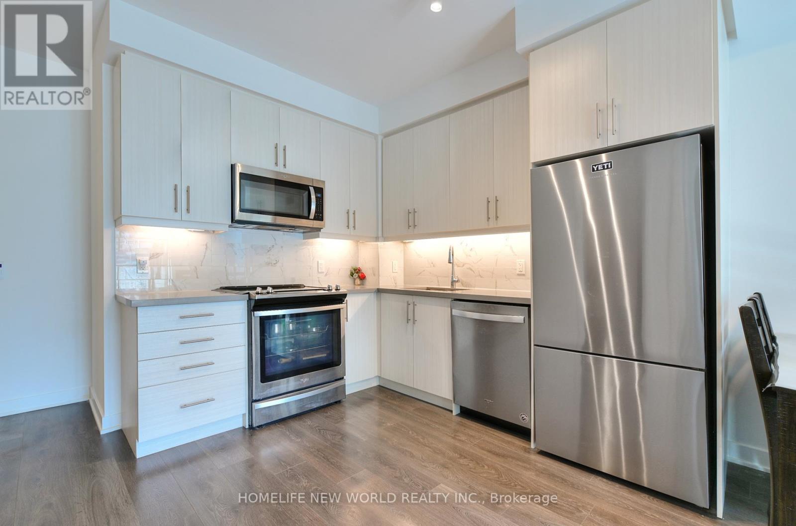 811 - 85 Oneida Crescent, Richmond Hill, Ontario  L4B 0H3 - Photo 9 - N13761554