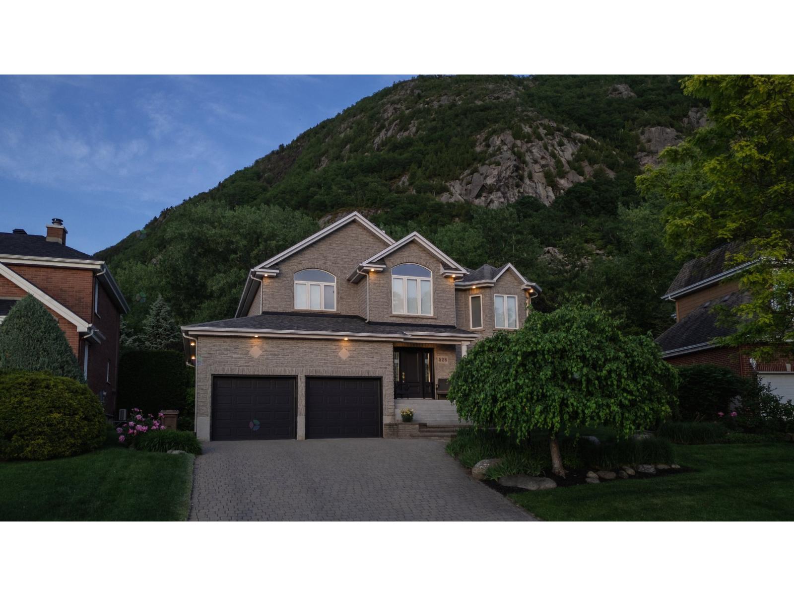 528 Rue de la Grotte Mont-Saint-Hilaire Quebec Canada J3H5R6 2