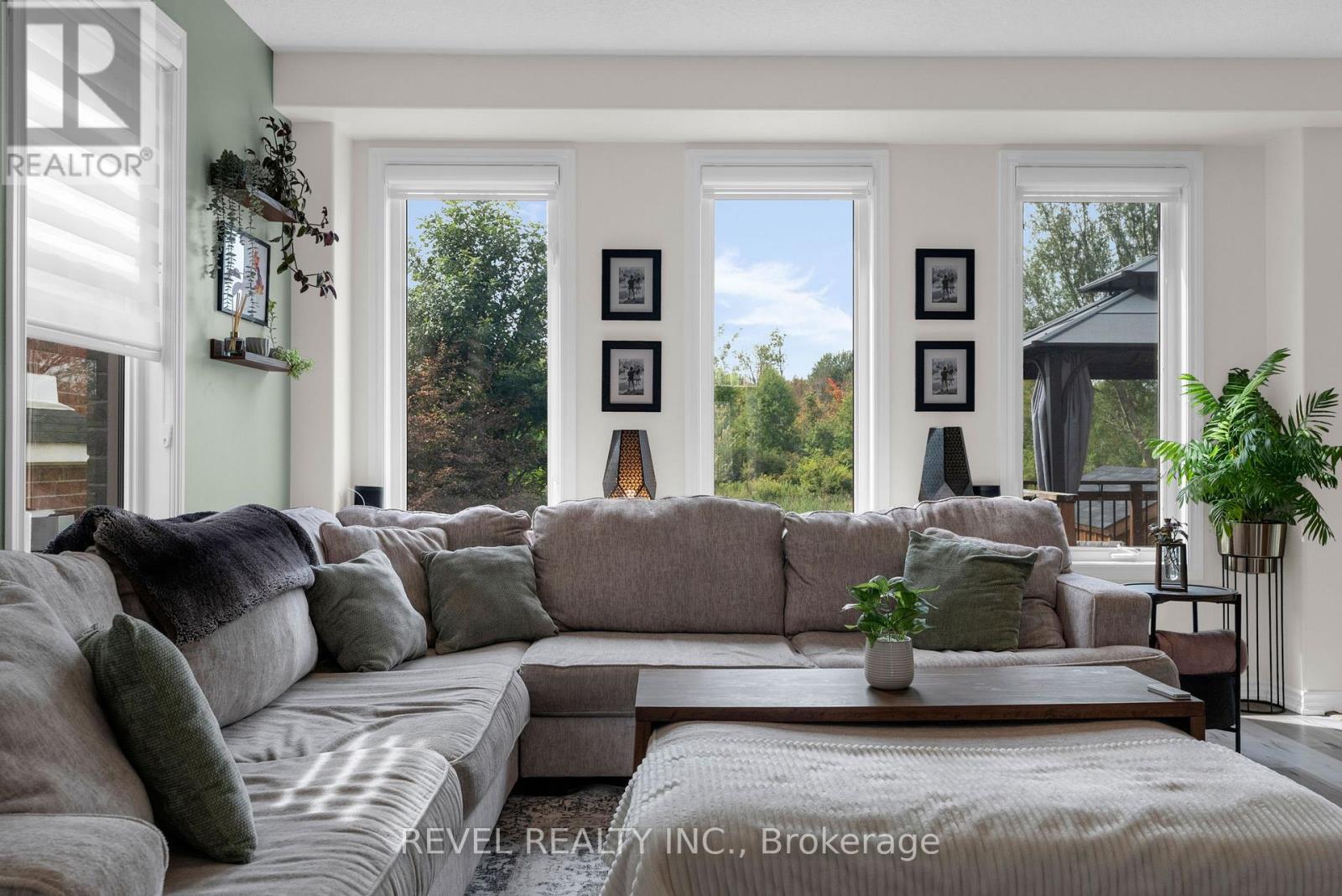 44 Graihawk Drive, Barrie (Ardagh), Ontario  L4N 6G7 - Photo 7 - S13761378