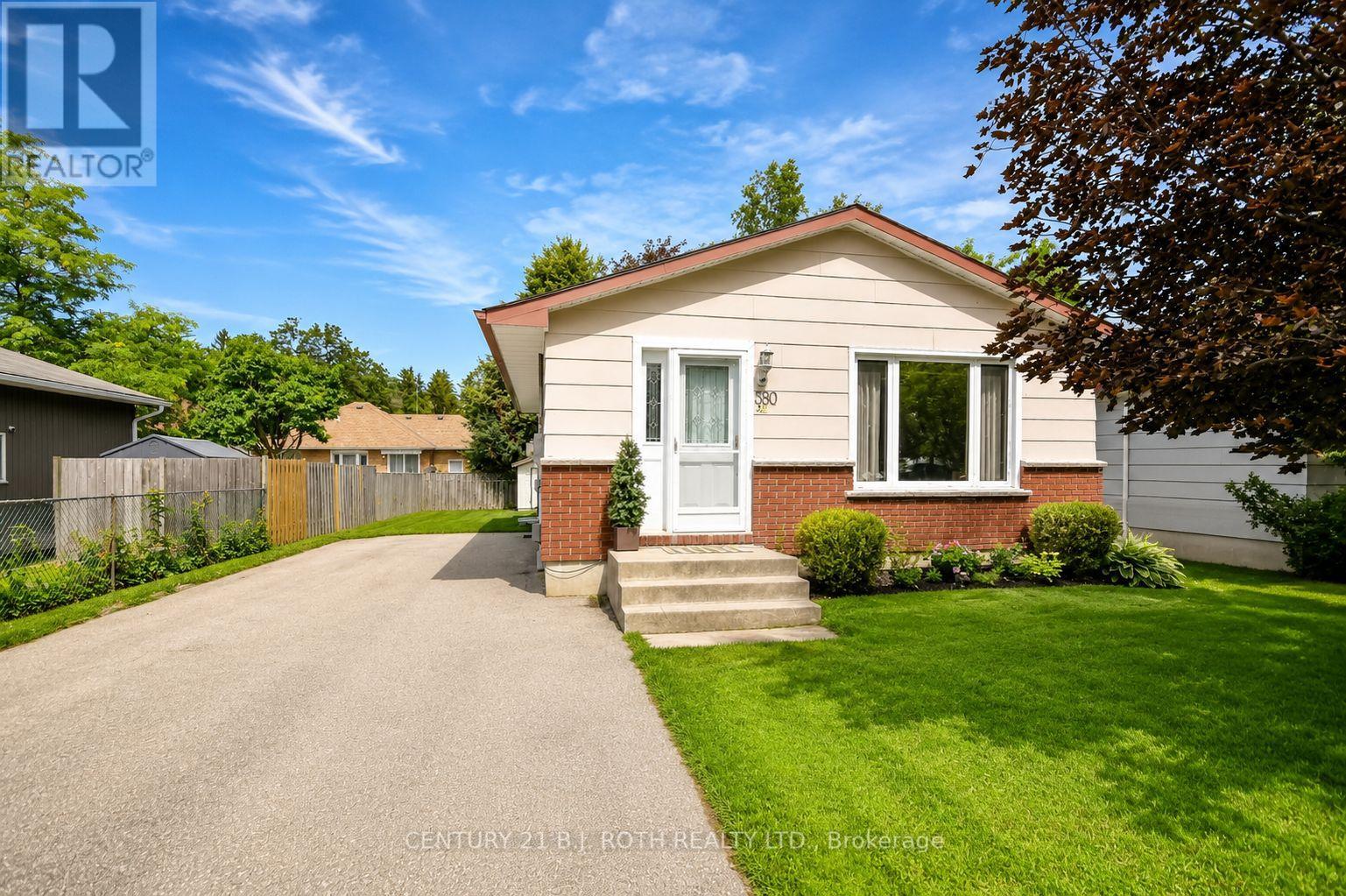 380 MARY STREET, Orillia, Ontario