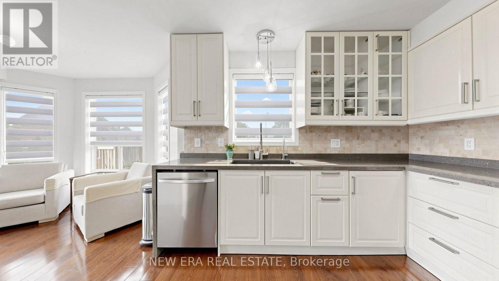 30 Harrogate Court, Barrie (Georgian Drive), Ontario  L4M 0B9 - Photo 10 - S13761638