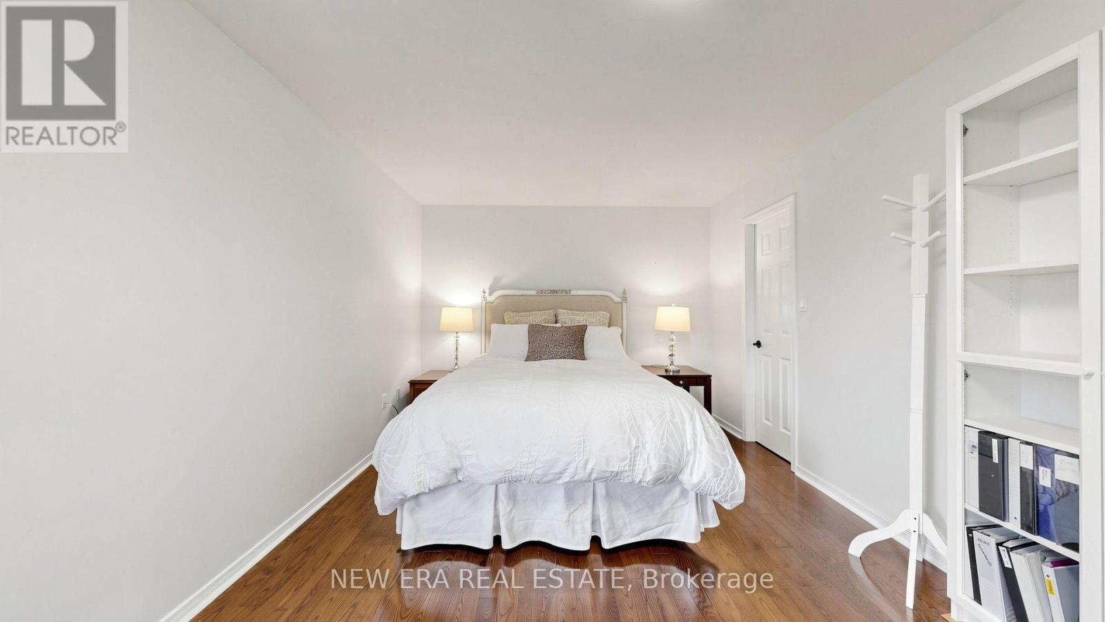 30 Harrogate Court, Barrie (Georgian Drive), Ontario  L4M 0B9 - Photo 17 - S13761638