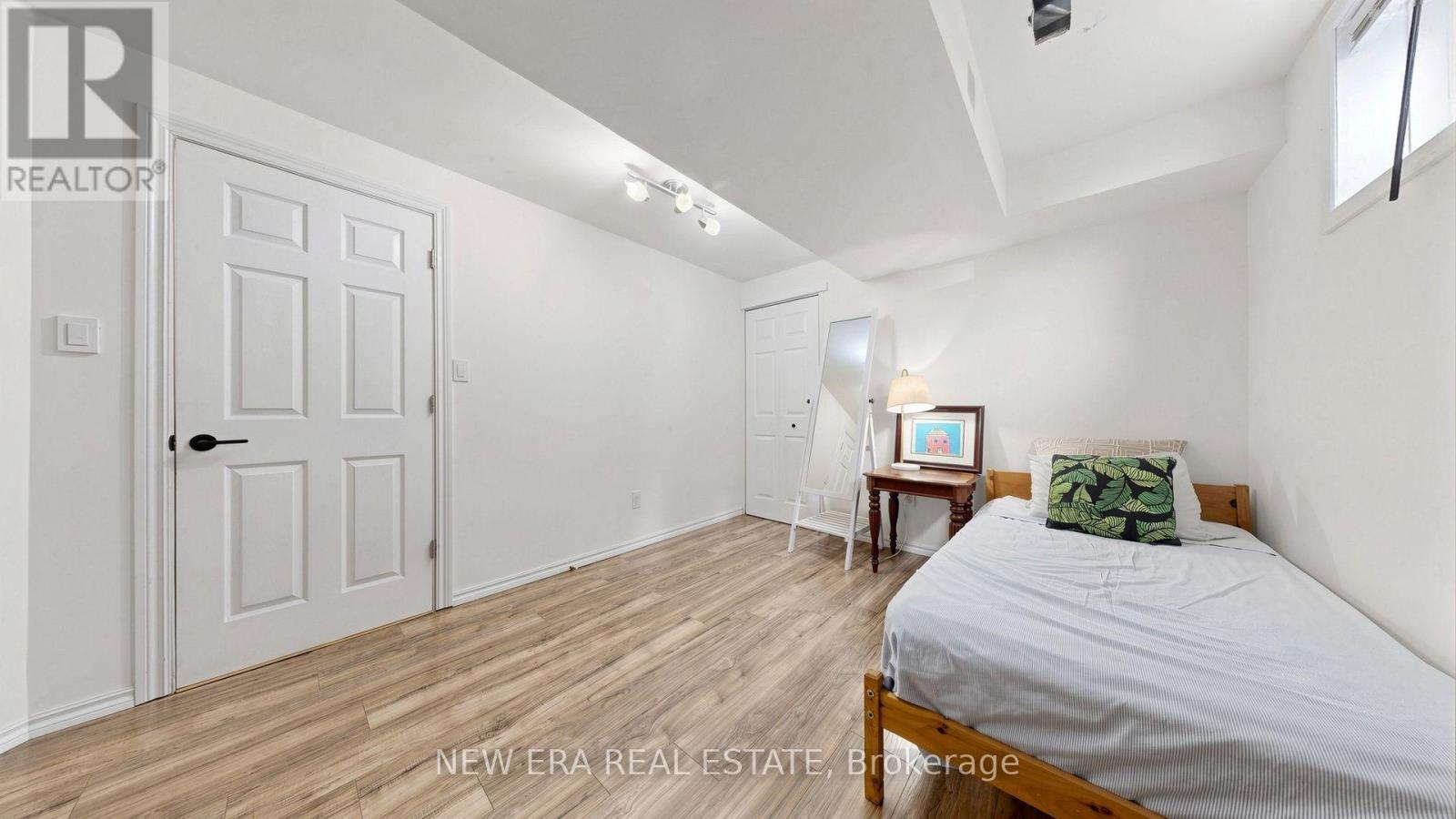 30 Harrogate Court, Barrie (Georgian Drive), Ontario  L4M 0B9 - Photo 28 - S13761638