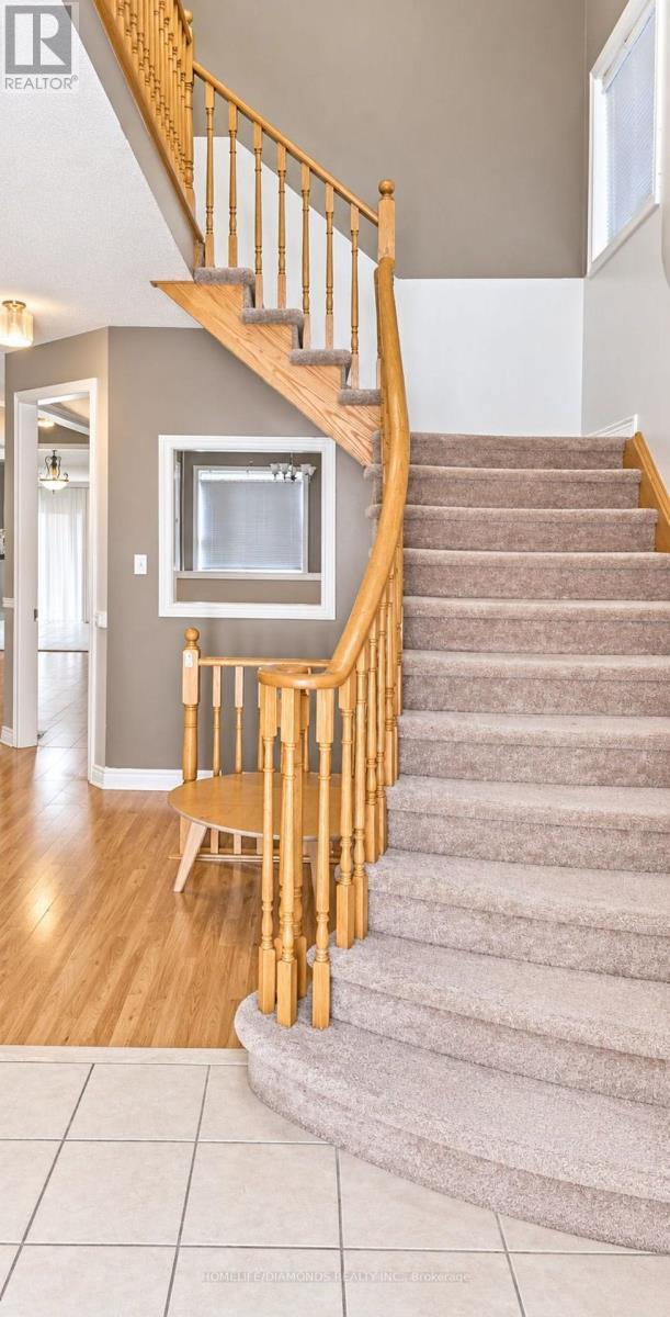 169 Cooke Crescent, Milton, Ontario  L9T 6E5 - Photo 2 - W13761438