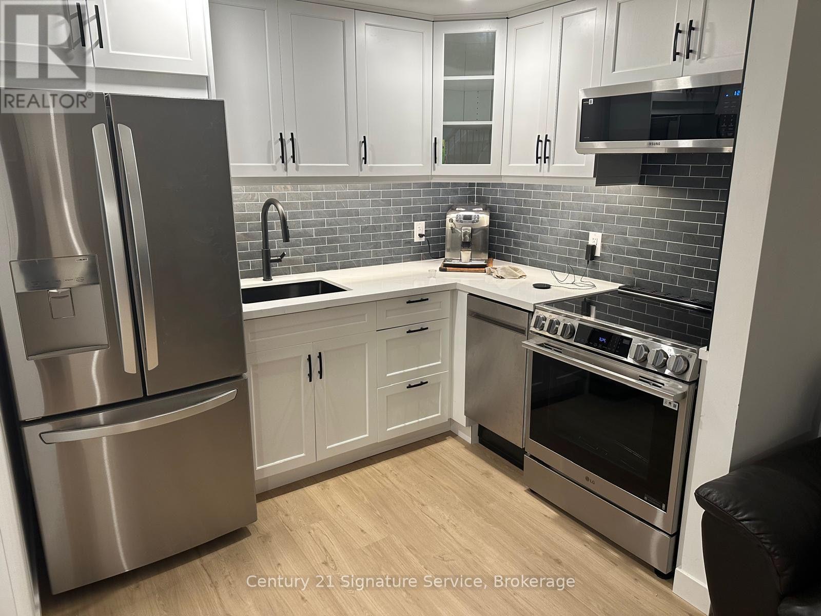 2579 Lundene Road N, Mississauga, Ontario  L5J 3Y9 - Photo 2 - W13761454