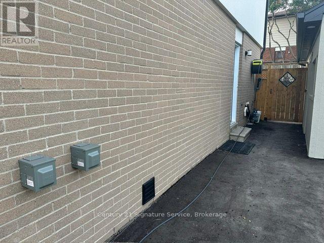 2579 Lundene Road N, Mississauga, Ontario  L5J 3Y9 - Photo 8 - W13761454