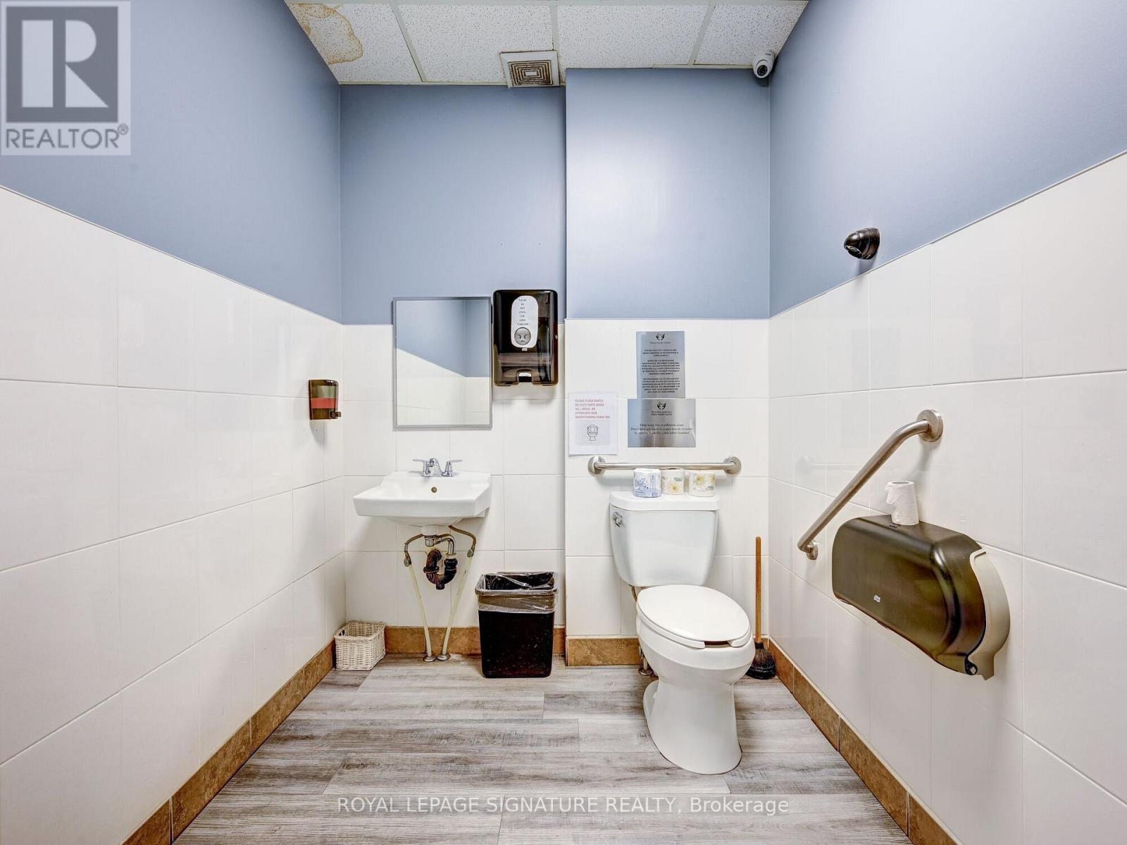 1st - 1290 Bloor Street W, Toronto, Ontario  M6H 1N9 - Photo 7 - W13761470