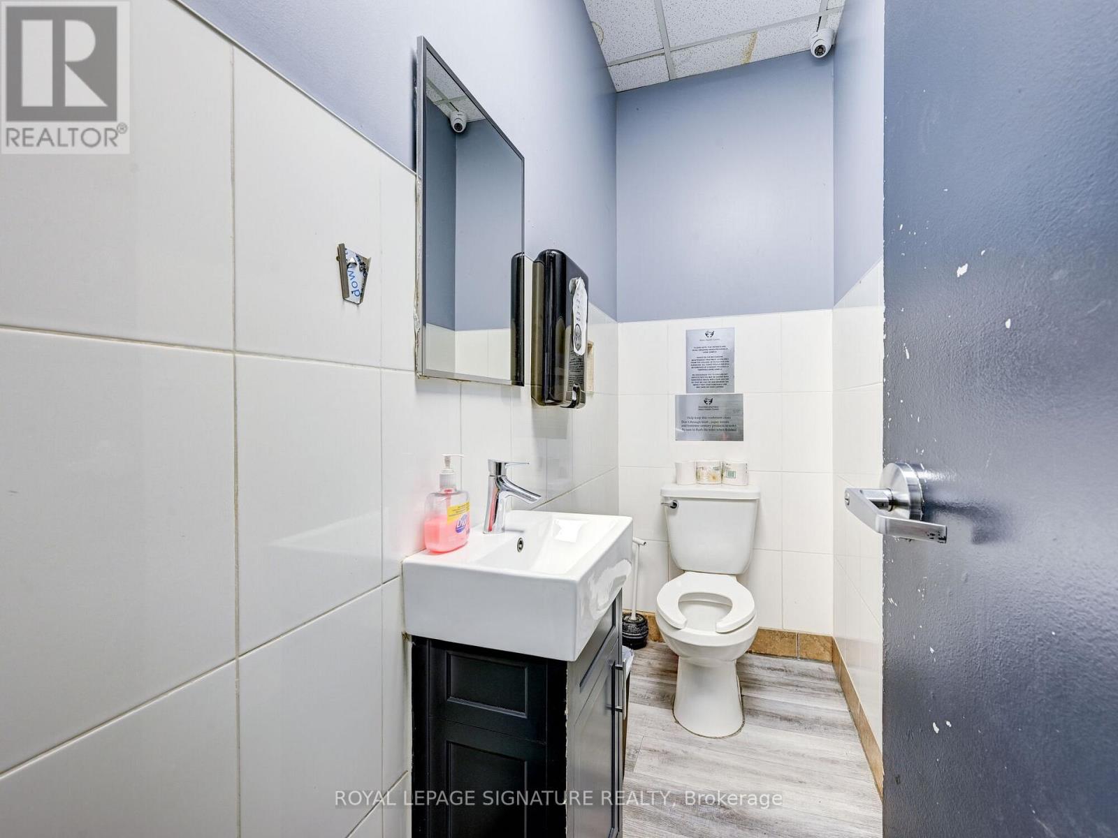 1st - 1290 Bloor Street W, Toronto, Ontario  M6H 1N9 - Photo 8 - W13761470