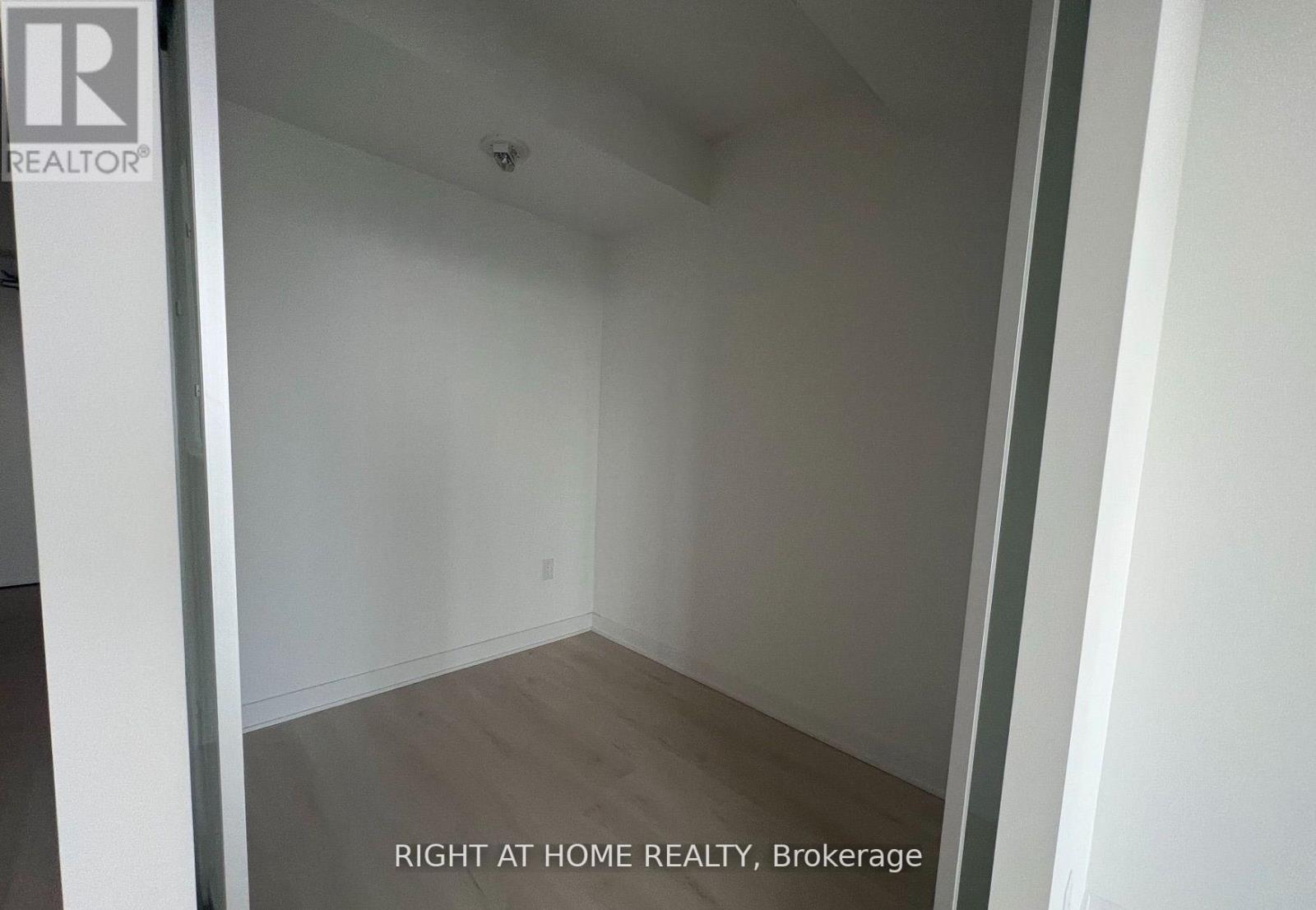 2507 - 3900 Confederation Parkway, Mississauga, Ontario  L5B 0M3 - Photo 14 - W13761502