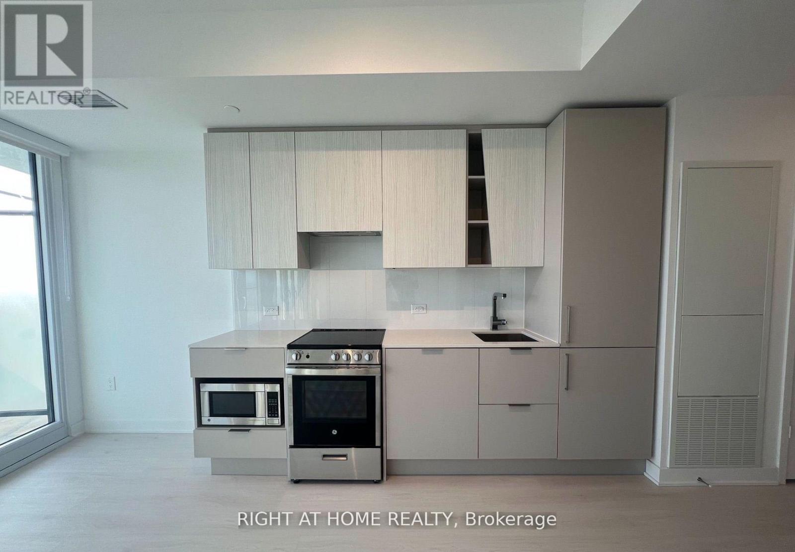 2507 - 3900 Confederation Parkway, Mississauga, Ontario  L5B 0M3 - Photo 4 - W13761502