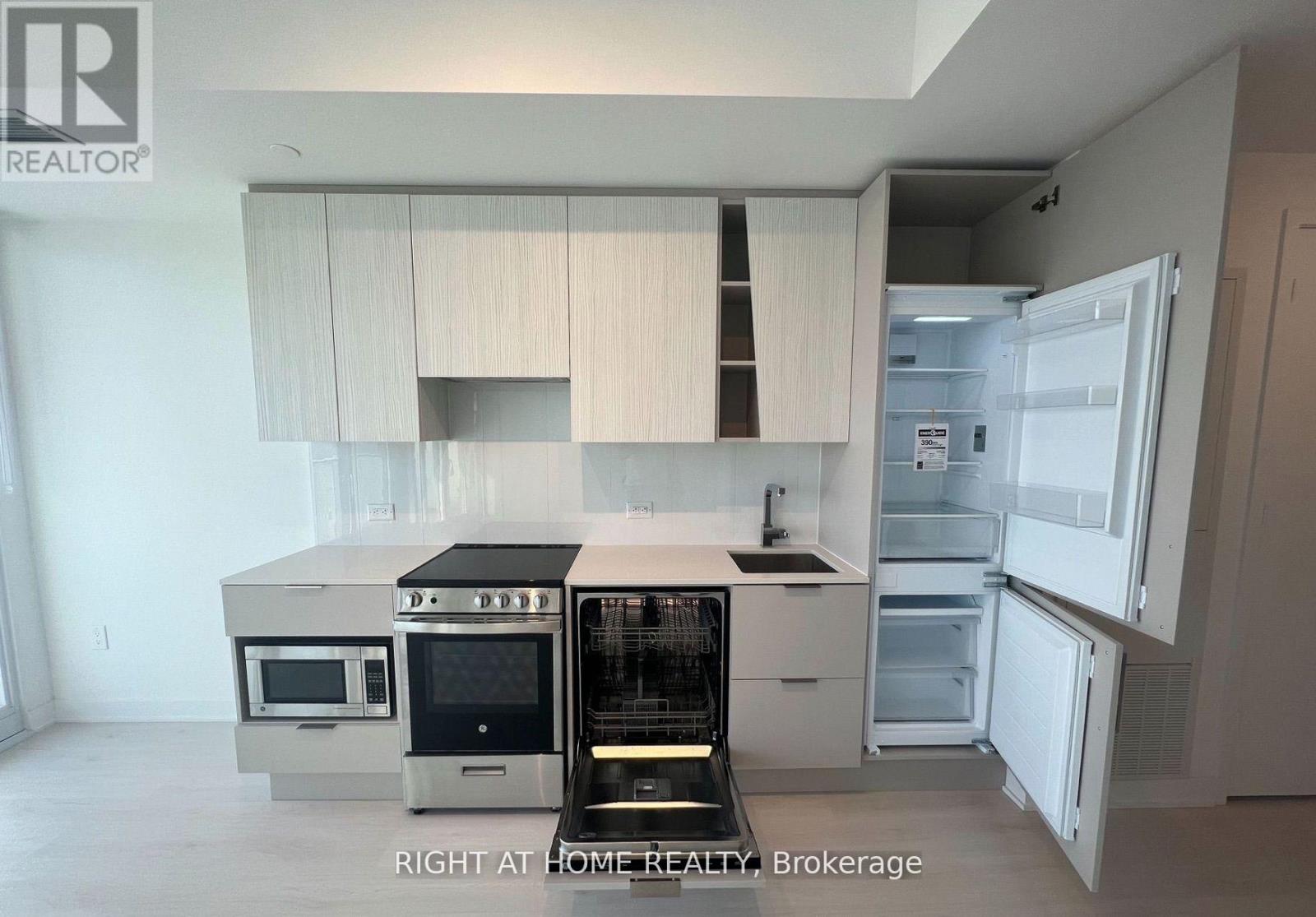 2507 - 3900 Confederation Parkway, Mississauga, Ontario  L5B 0M3 - Photo 5 - W13761502
