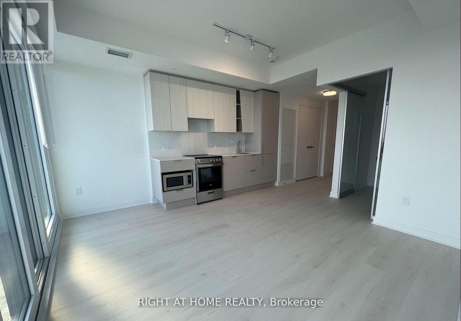 2507 - 3900 Confederation Parkway, Mississauga, Ontario  L5B 0M3 - Photo 8 - W13761502