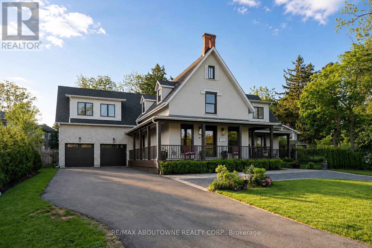489 LAKESHORE ROAD W, Oakville, Ontario