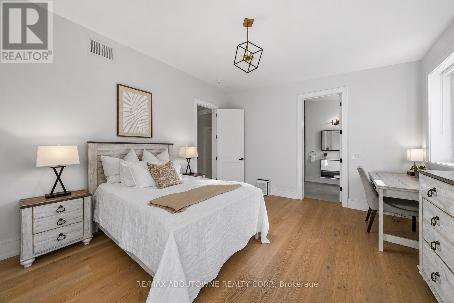 489 Lakeshore Road W, Oakville, Ontario  L6K 1G4 - Photo 25 - W13761512