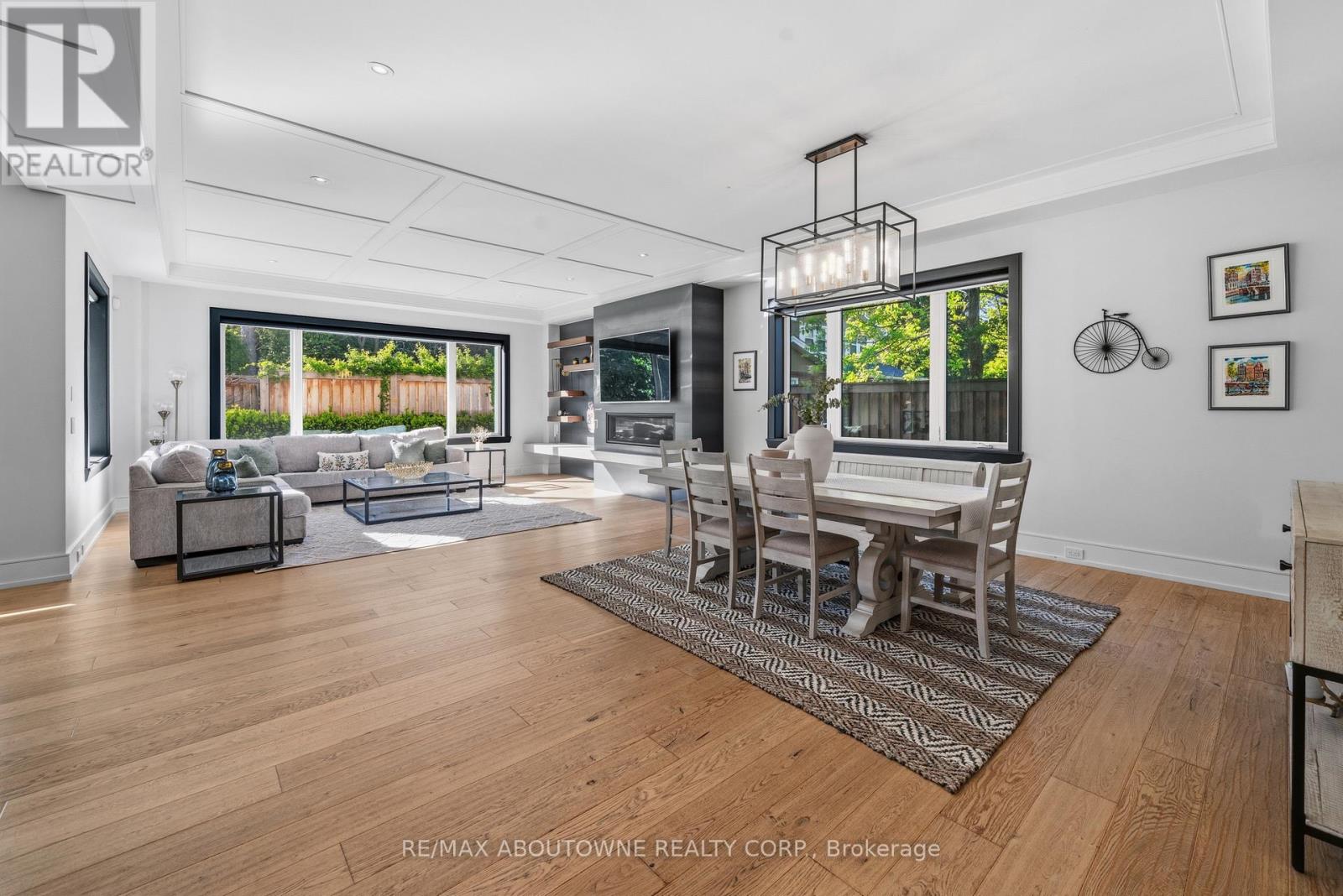 489 Lakeshore Road W, Oakville, Ontario  L6K 1G4 - Photo 7 - W13761512