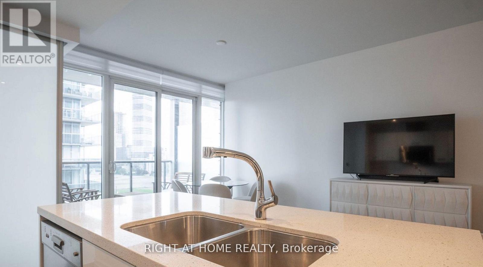 1010 - 88 Park Lawn Rd Road, Toronto, Ontario M8Y 0B5 - Photo 28 - W13761516
