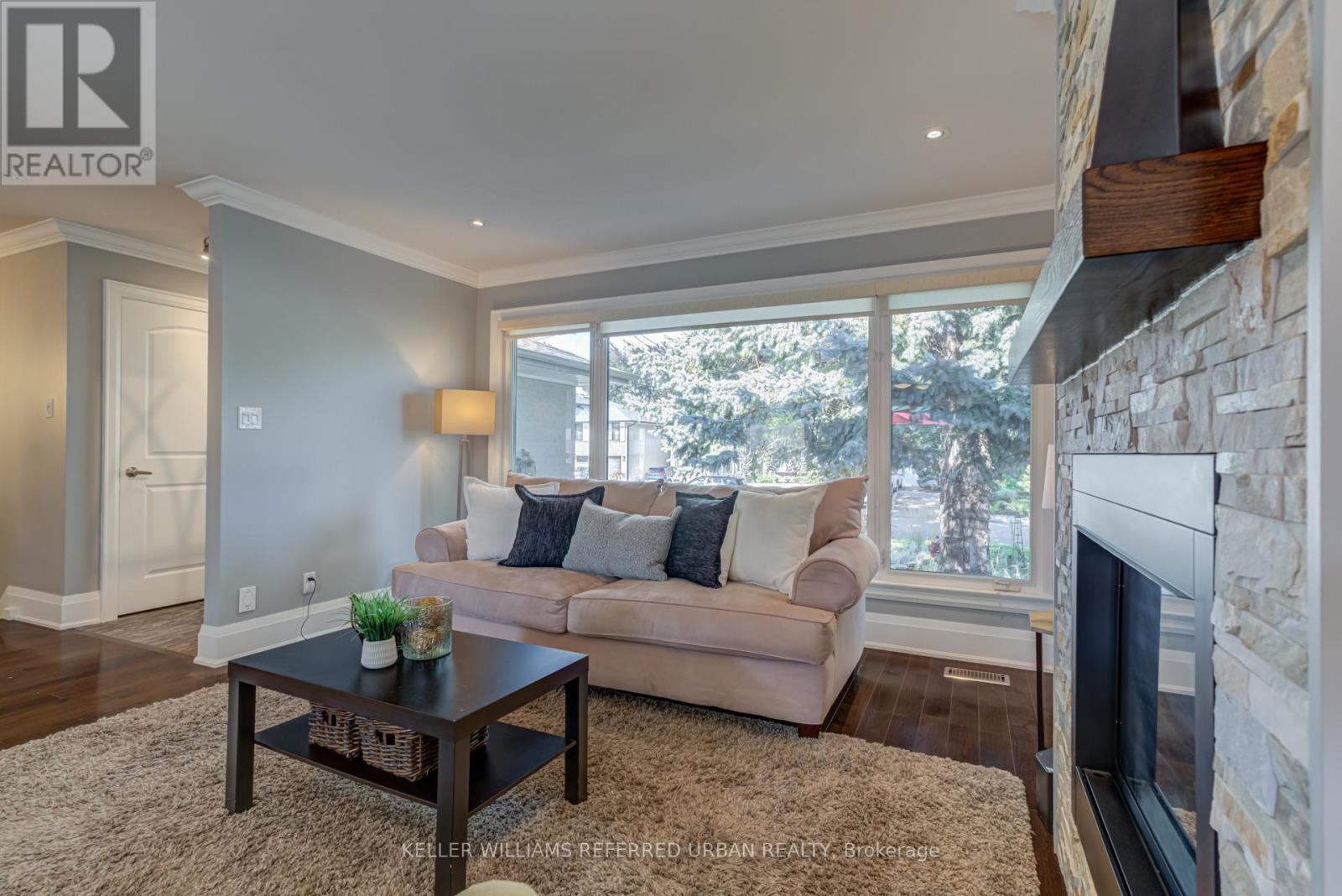 1508 Holburne Road, Mississauga, Ontario L5E 2L6 - Photo 4 - W13761528