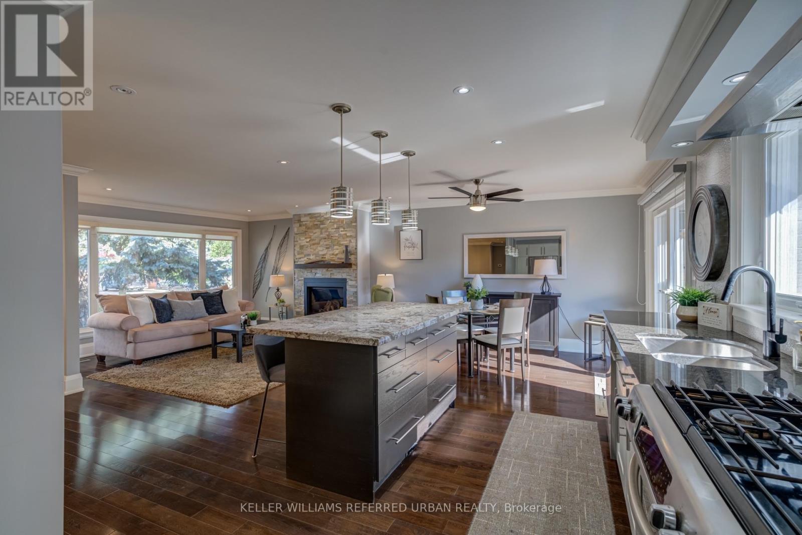1508 Holburne Road, Mississauga, Ontario L5E 2L6 - Photo 6 - W13761528