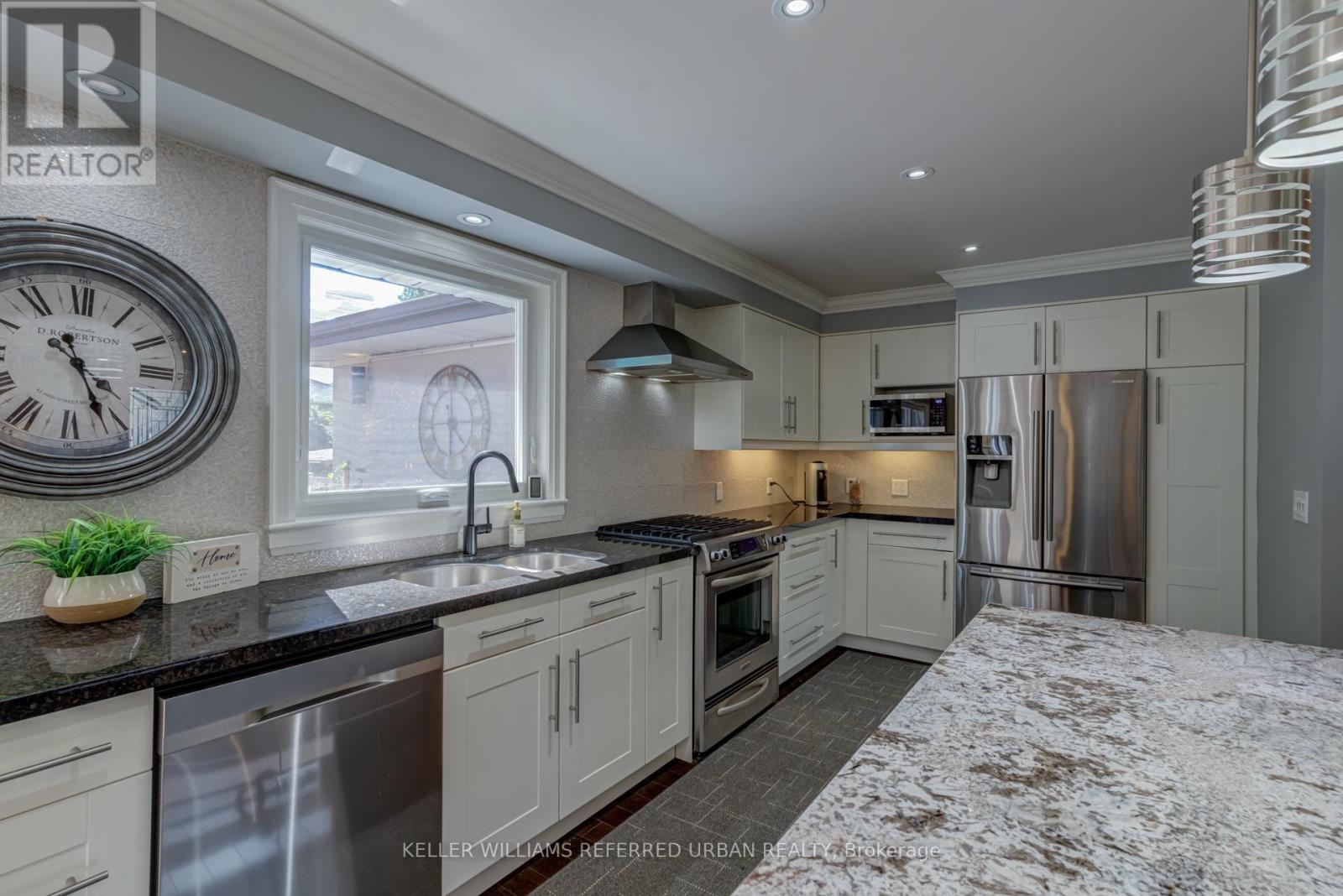 1508 Holburne Road, Mississauga, Ontario L5E 2L6 - Photo 7 - W13761528