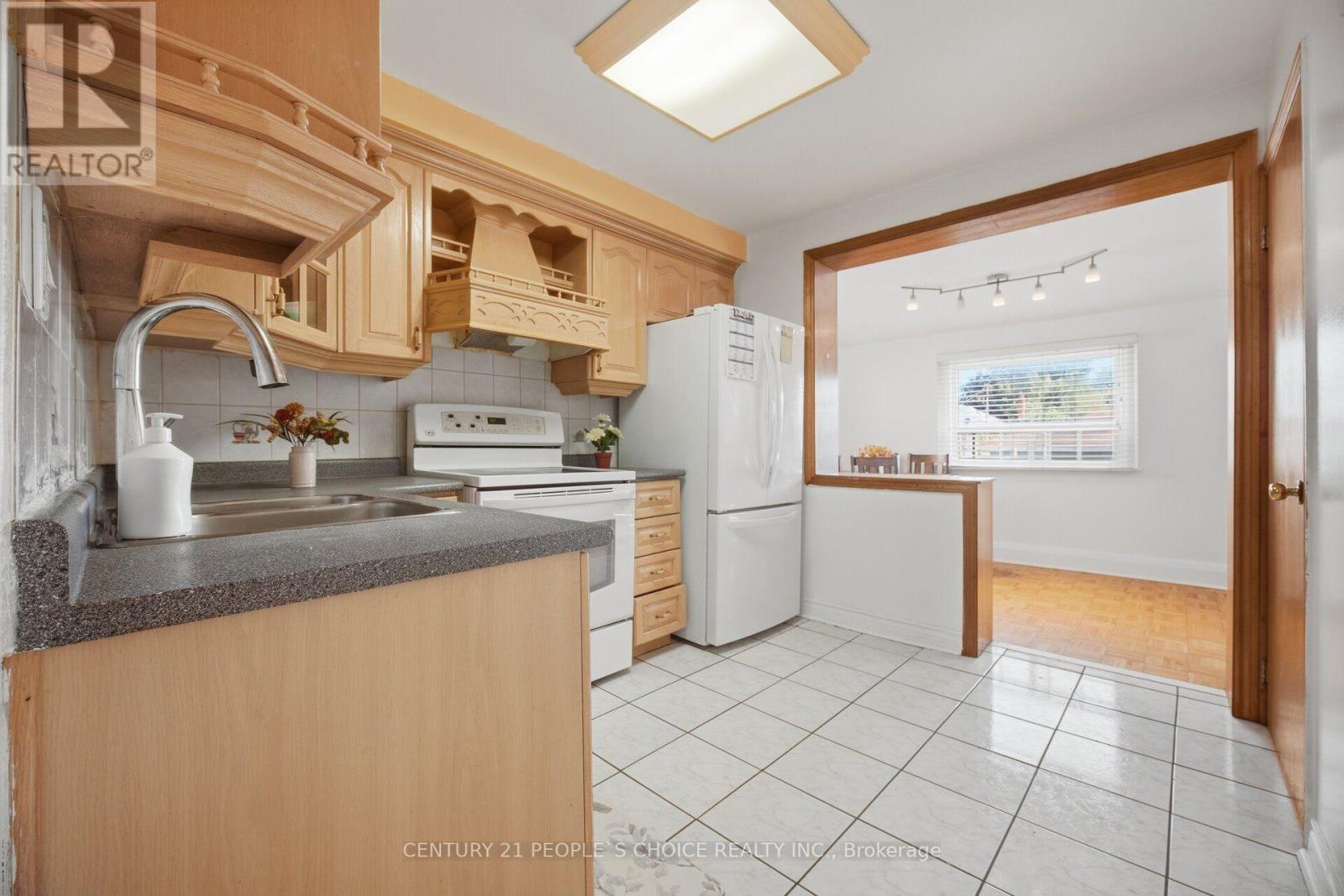 161 Northland Avenue, Toronto, Ontario  M6N 2E4 - Photo 18 - W13761556
