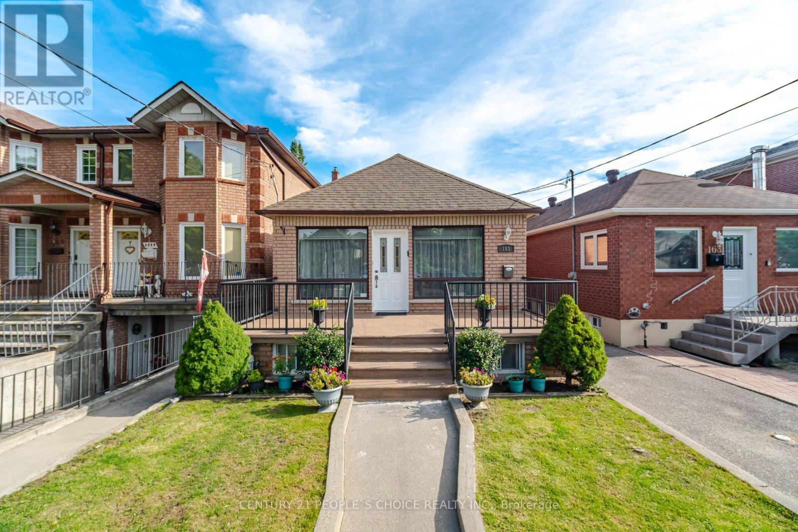 161 Northland Avenue, Toronto, Ontario  M6N 2E4 - Photo 3 - W13761556