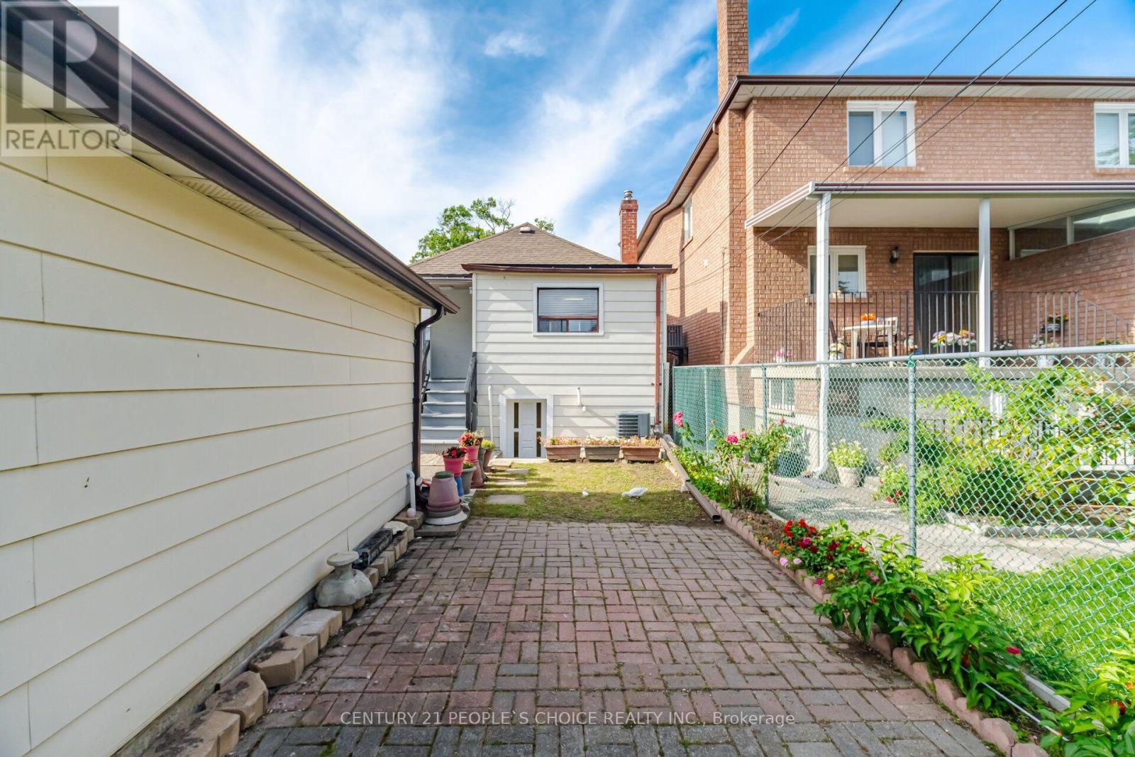 161 Northland Avenue, Toronto, Ontario  M6N 2E4 - Photo 46 - W13761556