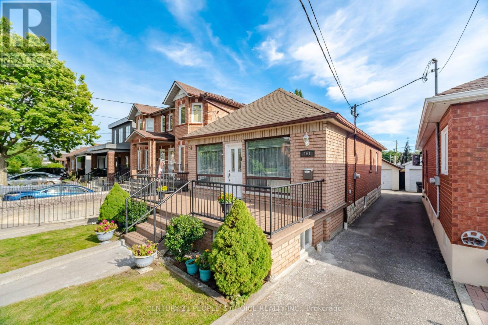 161 Northland Avenue, Toronto, Ontario  M6N 2E4 - Photo 6 - W13761556