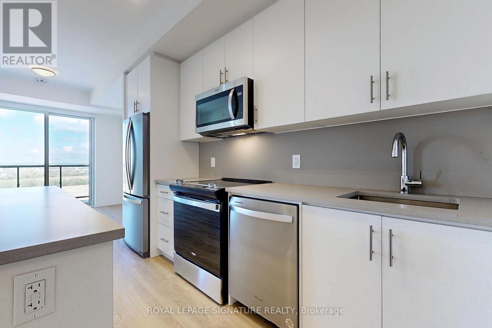 613 - 335 Wheat Boom Drive, Oakville, Ontario  L6H 7Y1 - Photo 2 - W13761608