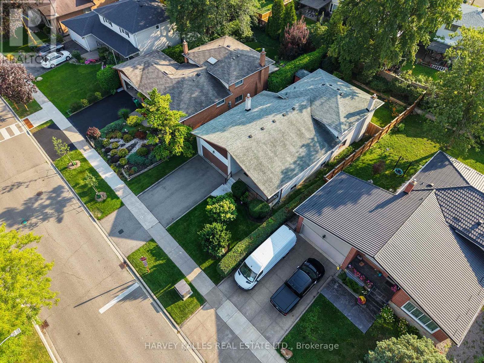 3594 Autumn Harvest Drive, Mississauga, Ontario  L4Y 3S1 - Photo 4 - W13761620