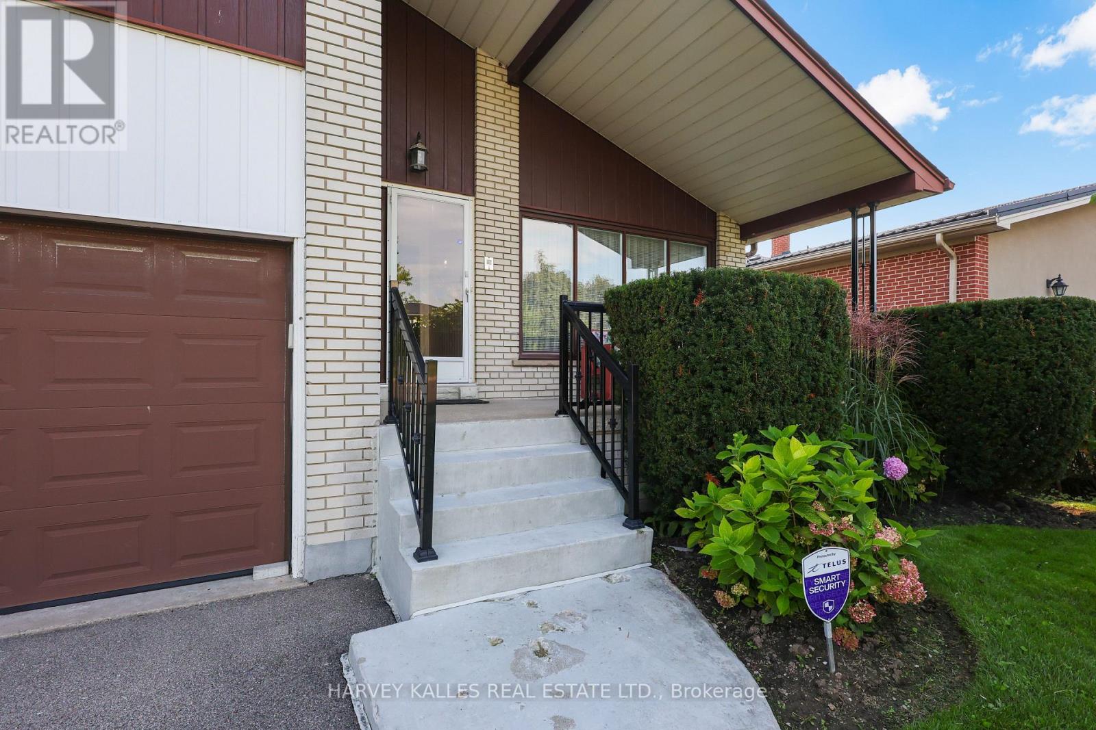 3594 Autumn Harvest Drive, Mississauga, Ontario  L4Y 3S1 - Photo 5 - W13761620