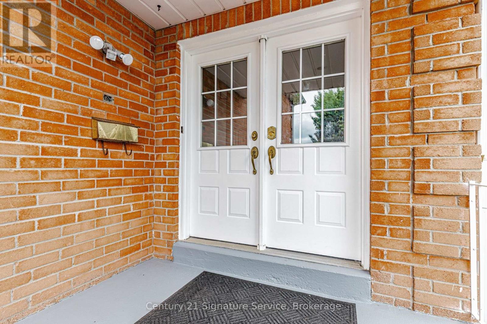 22 Merganser Crescent, Brampton, Ontario  L6W 4E8 - Photo 4 - W13761668