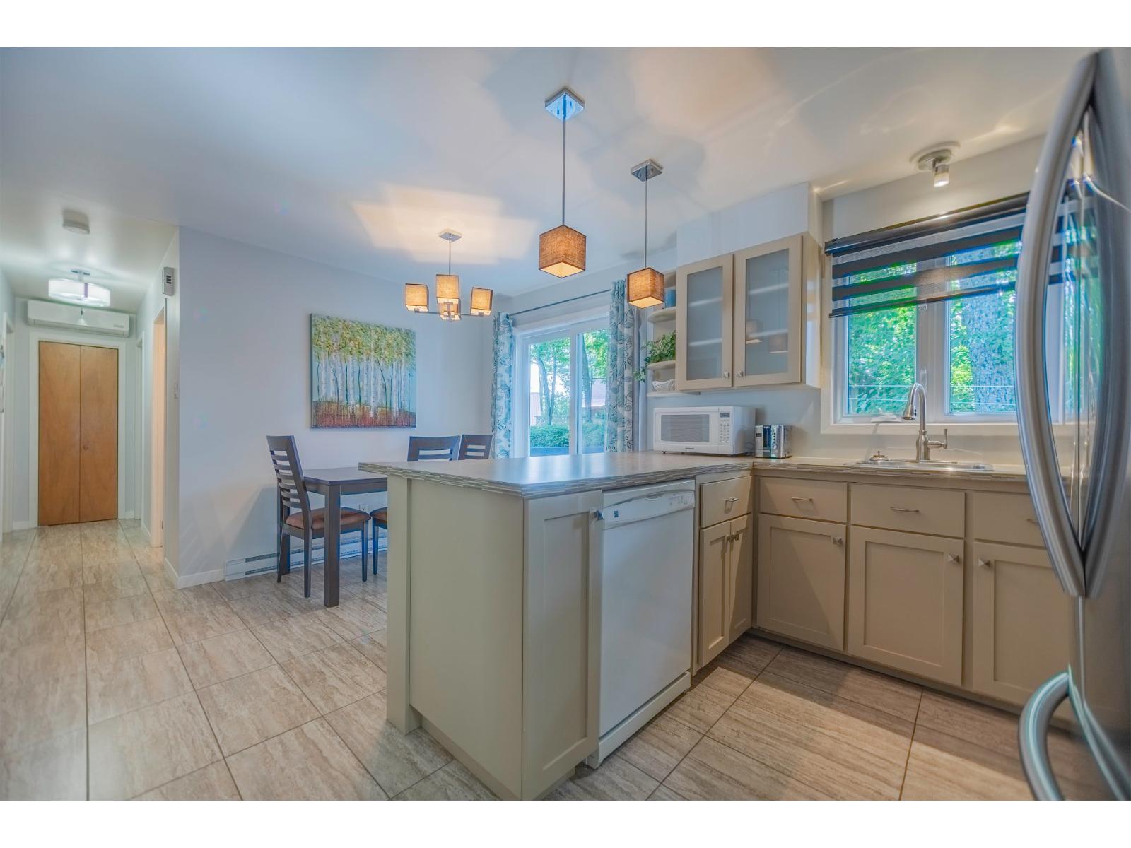 18 Rue Cherrier Sorel-Tracy Quebec Canada J3P3T4 3