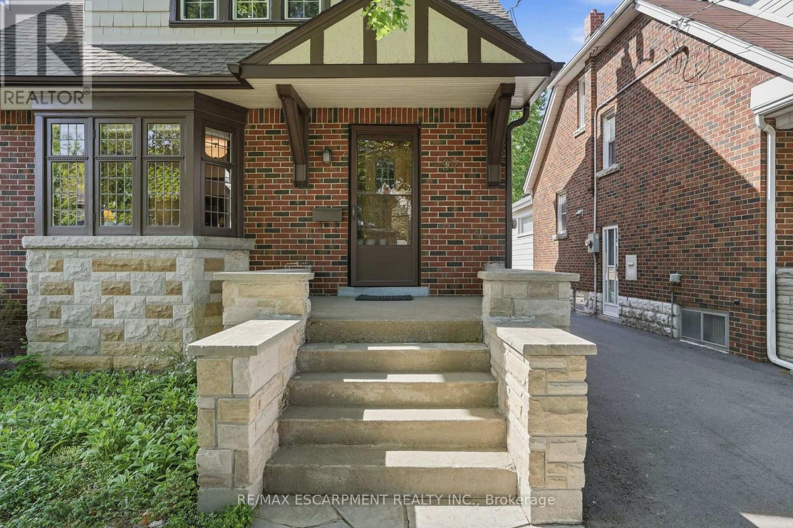 97 Cline Avenue N, Hamilton, Ontario  L8S 3Z5 - Photo 3 - X13761380