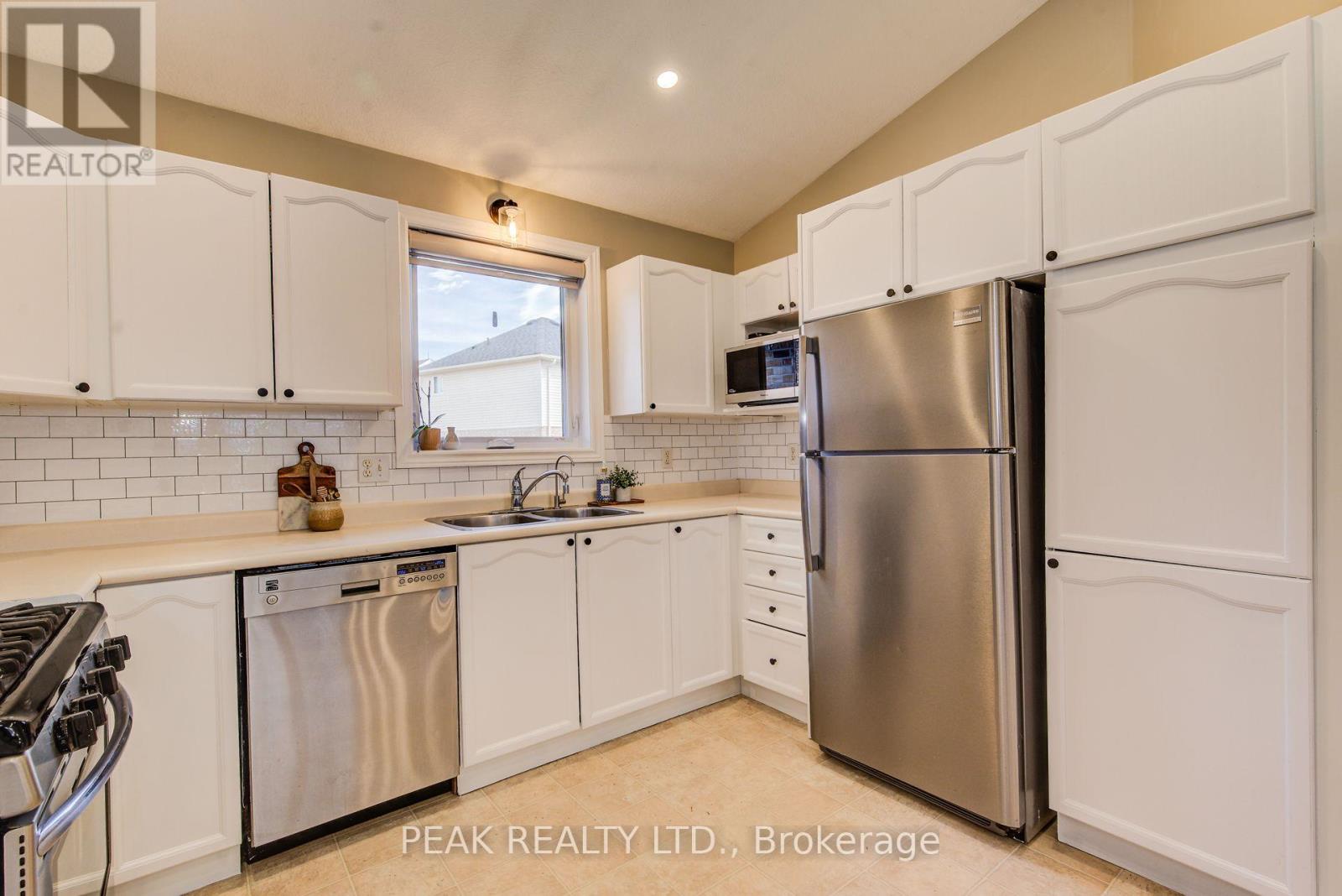 245 Schneller Drive, Wilmot, Ontario  N3A 2K9 - Photo 12 - X13761484