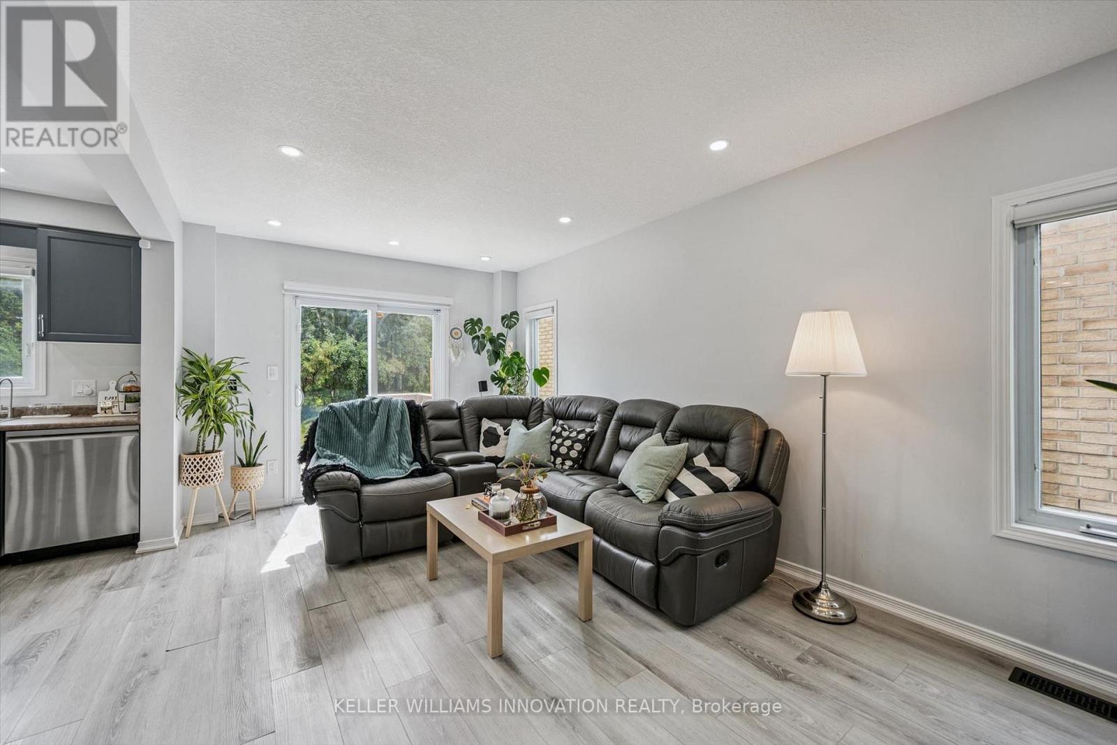 81 Windale Crescent, Kitchener, Ontario N2E 3H4 - Photo 4 - X13761568