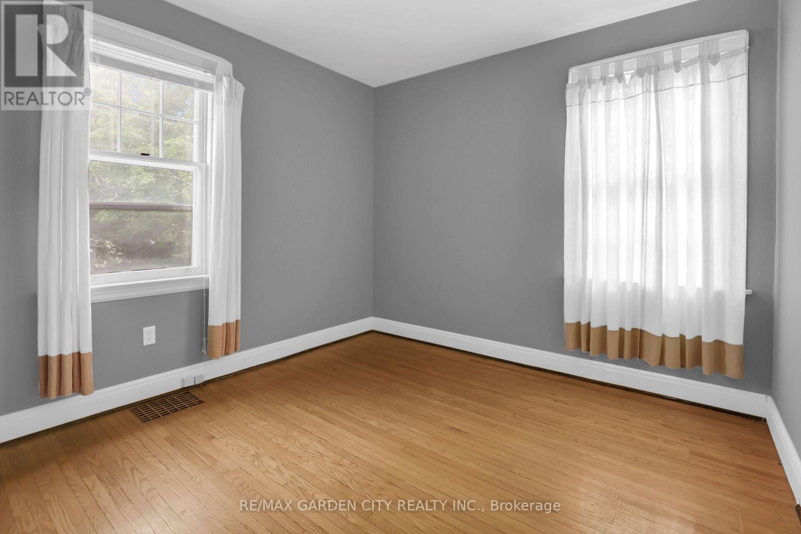 77 Main Street E, Grimsby, Ontario  L3M 1N5 - Photo 15 - X13761642