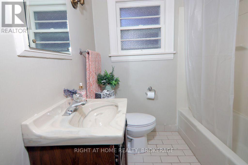 31 Stuart Avenue, St. Catharines, Ontario  L2R 1M8 - Photo 28 - X13752872