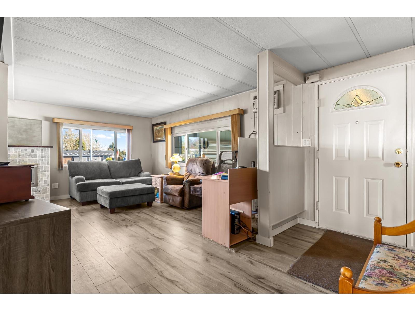 15869 Yorkshire Place, Surrey, British Columbia  V4A 5K7 - Photo 3 - R3162861