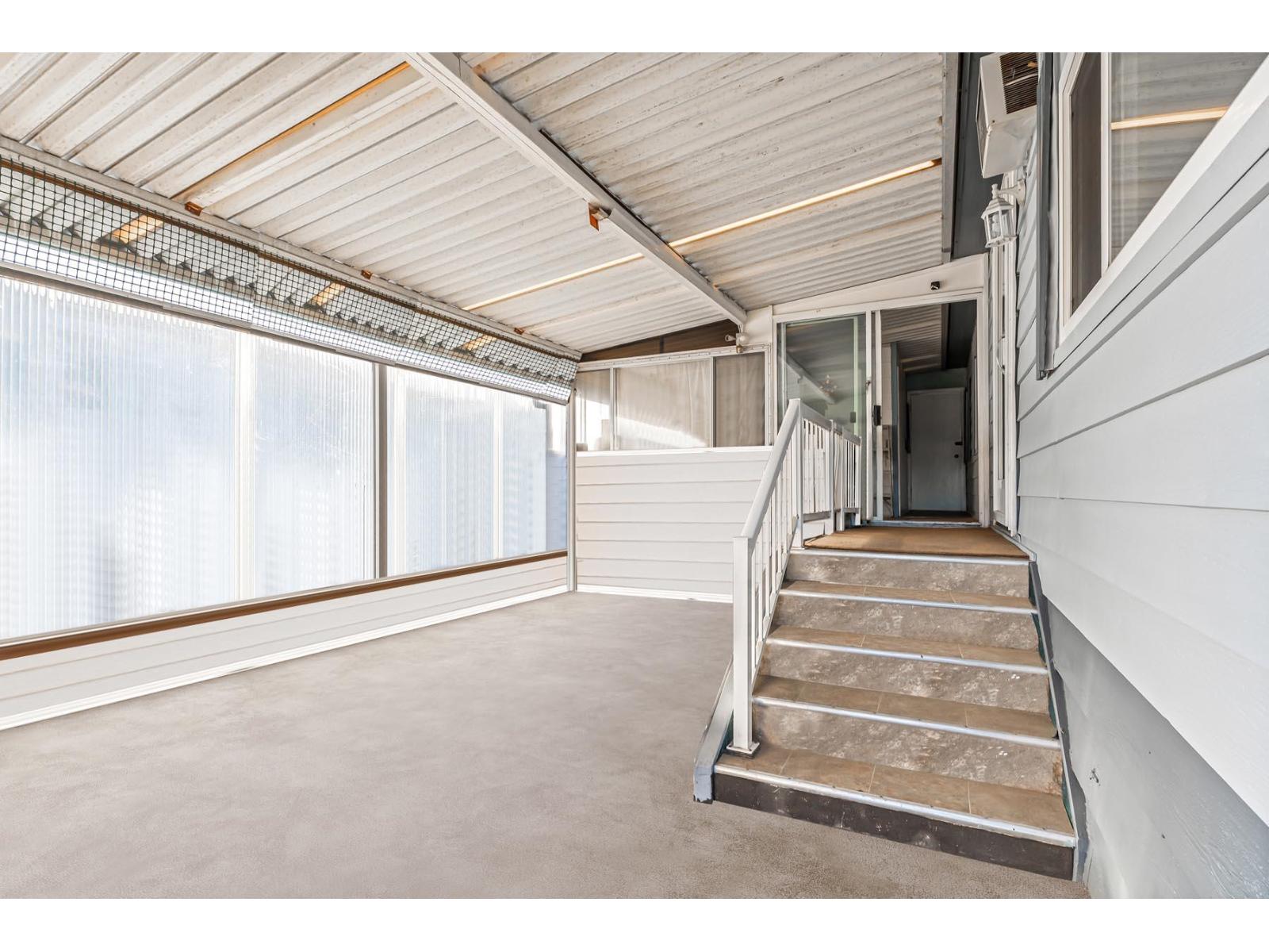15869 Yorkshire Place, Surrey, British Columbia  V4A 5K7 - Photo 6 - R3162861