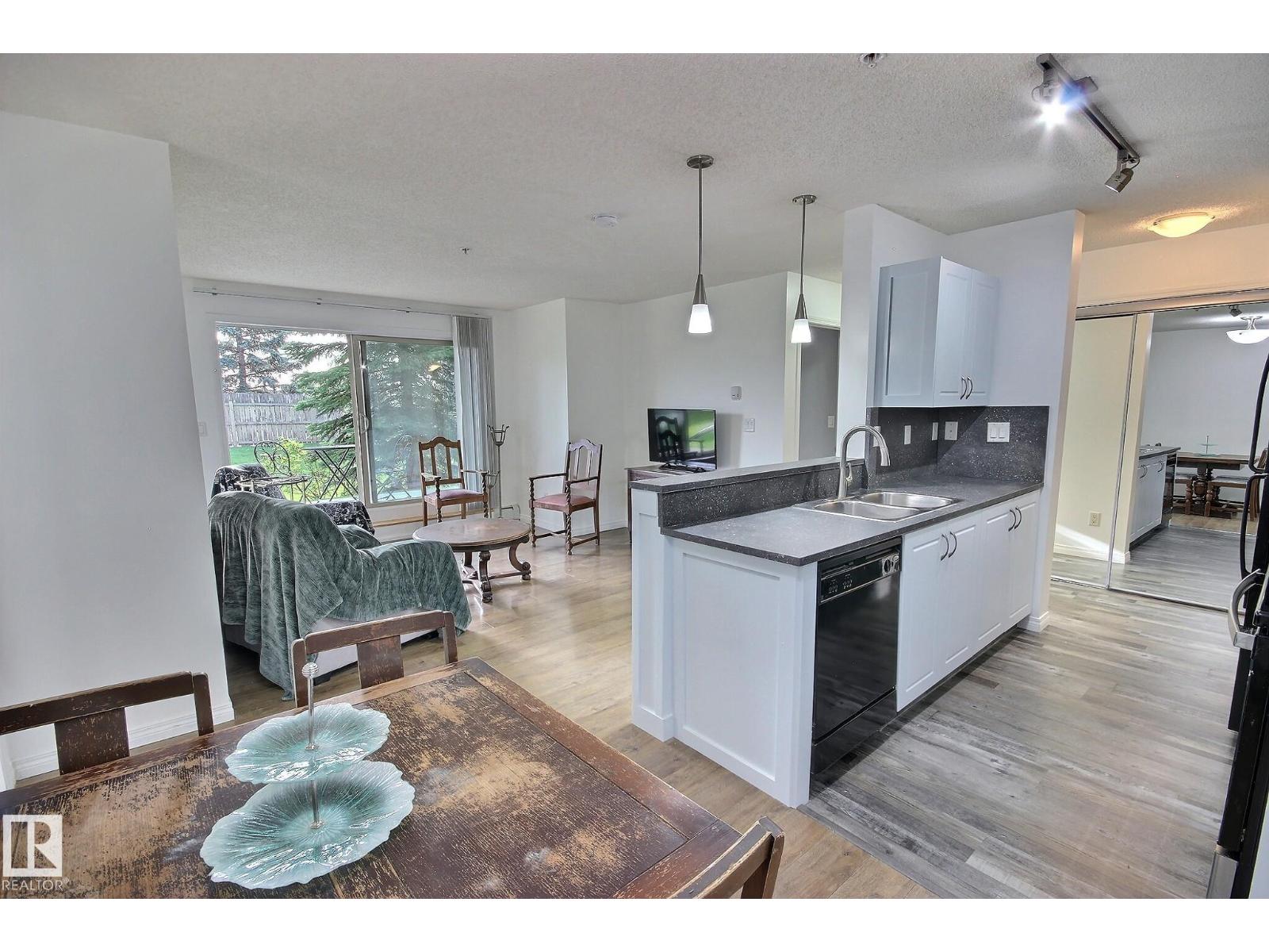 #105 13907 136 ST NW, Edmonton, Alberta