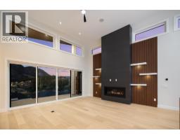 979 Loseth Drive, Kelowna, British Columbia V1P 0A8 - Photo 4 - 10400272