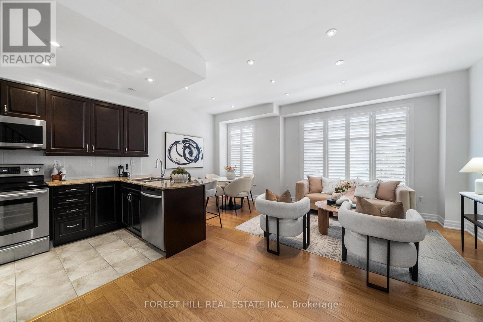 25 Beverley Glen Boulevard, Vaughan, Ontario  L3T 2V6 - Photo 4 - N13761422