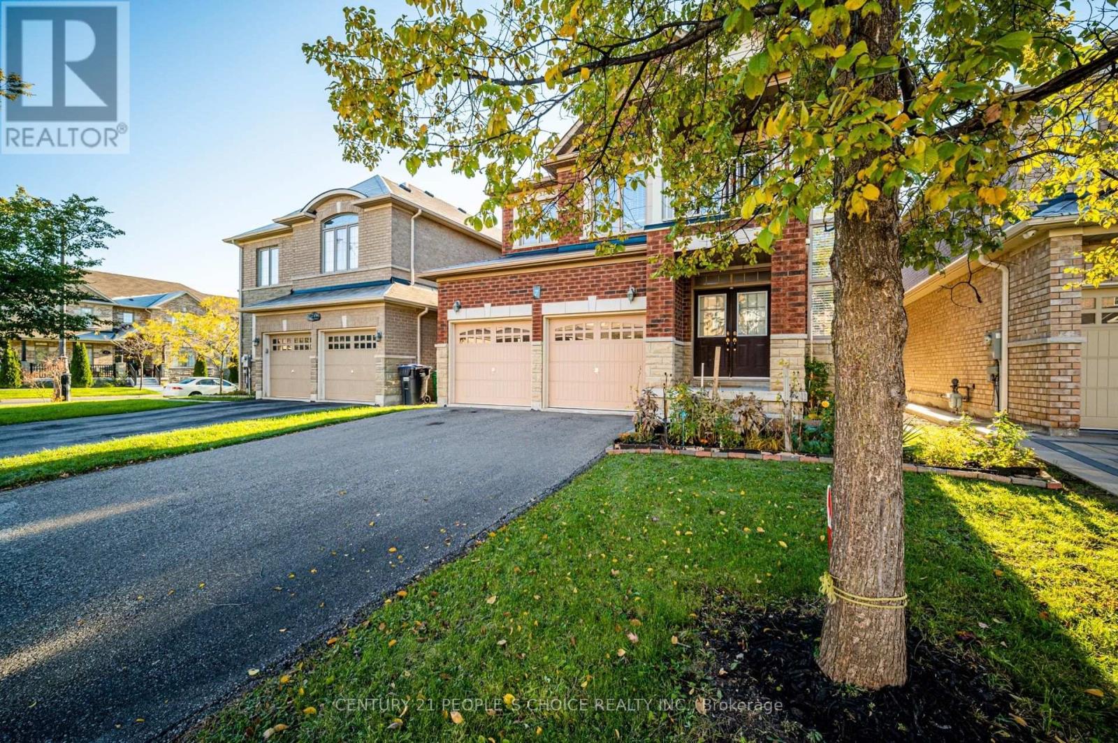 7 Toddville Road, Brampton, Ontario  L6P 3J2 - Photo 2 - W13615298