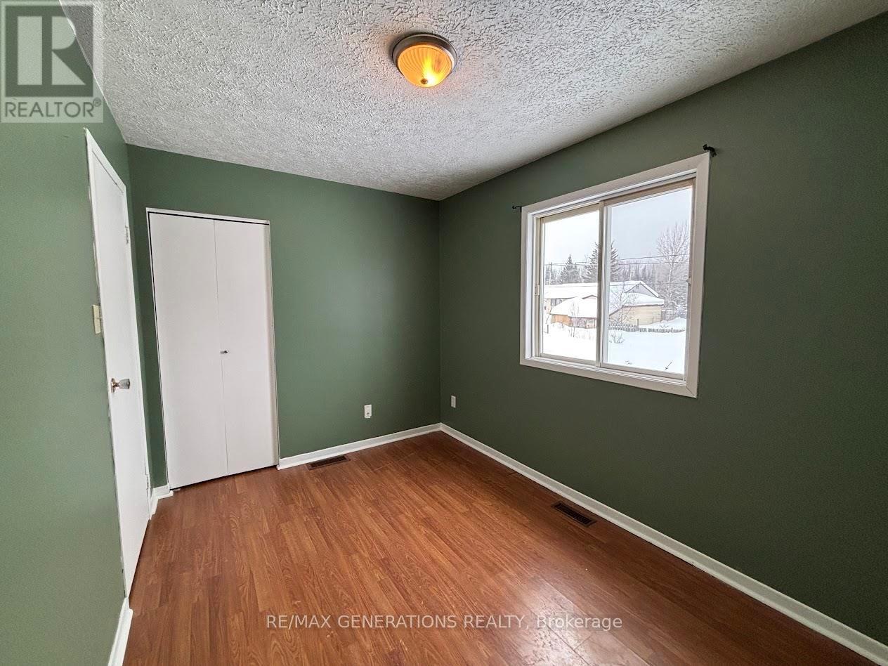 31 Brooks Street, Manitouwadge, Ontario  P0T 2C0 - Photo 19 - X13244482